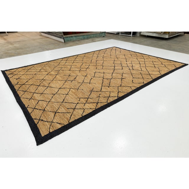 Contemporary 10 X 15 Contemporary Soumak Handmade Geometric Jute Rug in Tan Color For Sale - Image 3 of 10