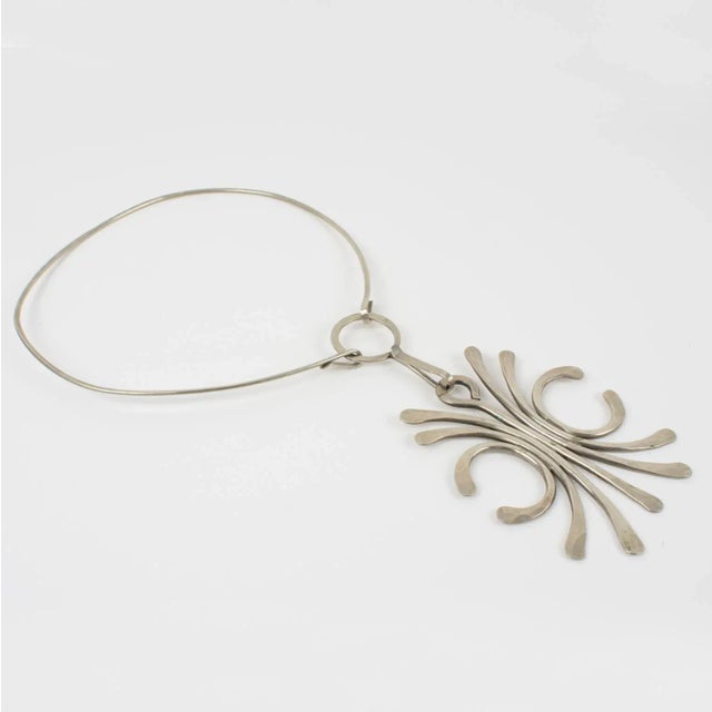 Mid Century Space Age Stainless Steel Modernist Wire Collar Pendant Necklace For Sale - Image 9 of 9