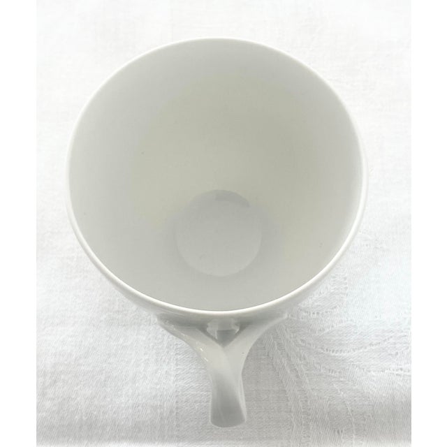 Fleuron Chloe’ Paris White by China 5 Piece Place Setting Mint Condition For Sale - Image 14 of 17