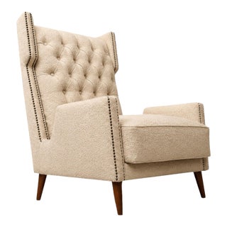 Brazilian Modern Armchair in Hardwood & Warm Oatmeal Bouclé by Giuseppe Scapinelli, 1950s For Sale