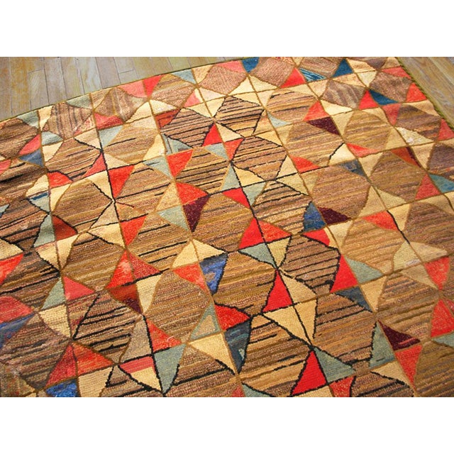 1900s Multicolor Geometric Antique American Hooked Rug 4'7" X 7'5" Handknotted Wool Carpet For Sale - Image 4 of 6