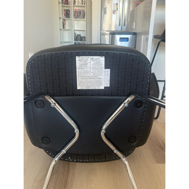 Set of 2 Eero Saarinen Leather Executive Chair For Sale In Chicago - Image 6 of 7