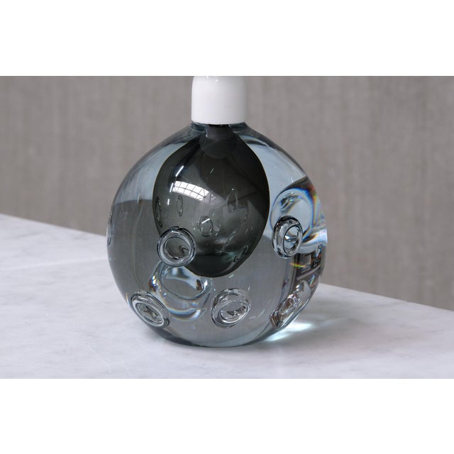 Mid-Century Modern Table Lamp in Bubble Glass and Silk by Gunnar Nylund for Strömbergshyttan, 1960s For Sale - Image 3 of 12