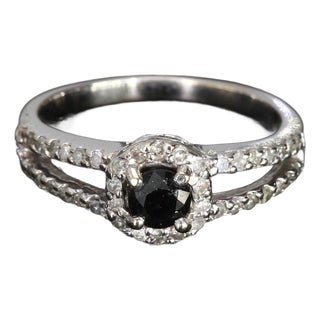 14k White Gold Split Shank Ring With Halo & Black Diamond Center - Size 6.75 For Sale