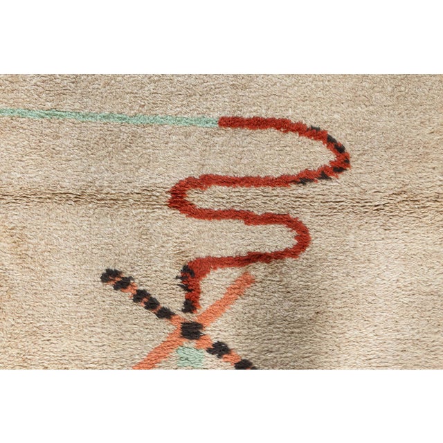 Vintage French Art Deco Rug – Minimalist Geometry with Sculptural Flair Size: 6'7" × 9'7" (200 × 292 cm) A striking...