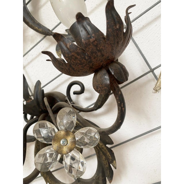 Contemporary Contemporary Brunito and Rush Florentine Wrought Iron Wall Lamp With Floreal Crystals For Sale - Image 3 of 10