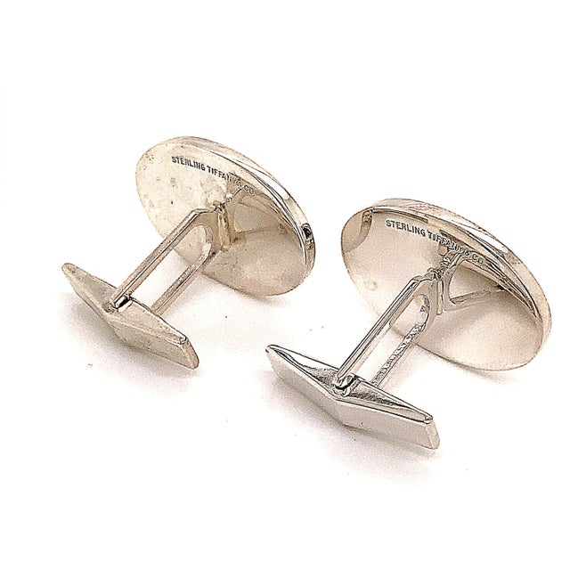1990s Pair of Tiffany & Co. Estate Sterling Silver Wide Oval Cufflinks 19 Grams For Sale - Image 9 of 12