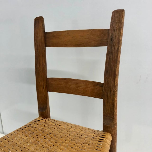 Early 19th Century Antique Shaker Style Oak Child’s Chair With Rush Seat. For Sale - Image 5 of 12
