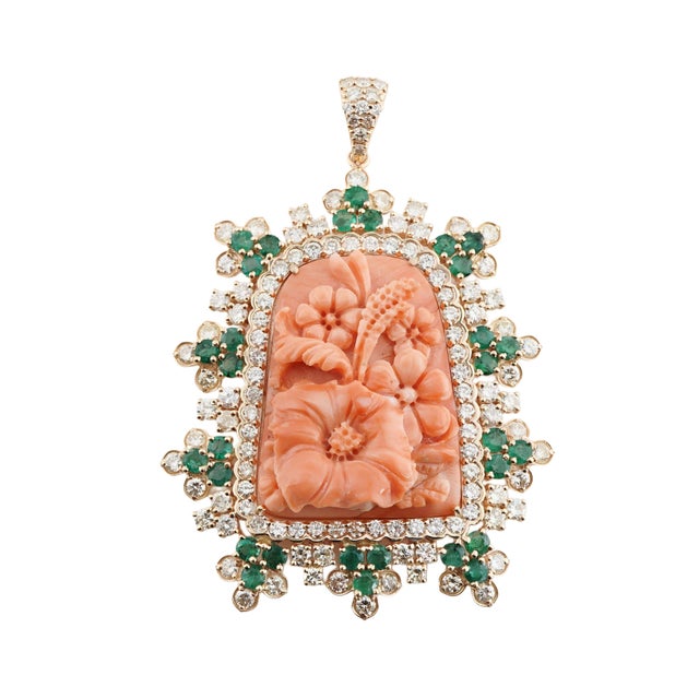 Natural coral and Emerald diamond pendant in 14k gold For Sale - Image 13 of 18