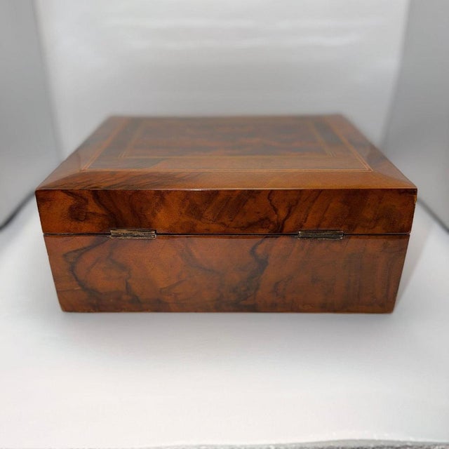 Neo-Classical Vanity Box in Walnut and Velvet, South Germany, 1900s For Sale - Image 15 of 18
