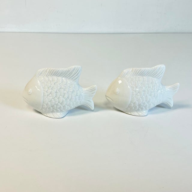 1980s Vintage Coastal Trompe L’Oeil Le BlancPorcelain Fish Salt & Pepper Shakers - A Pair For Sale - Image 11 of 14