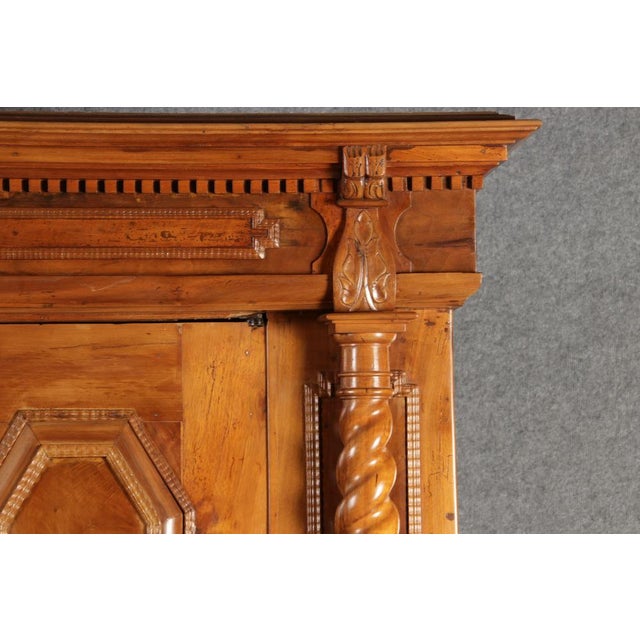 Antique Baroque Cabinet in Walnut with Corkscrew Columns, 1690 For Sale - Image 14 of 18