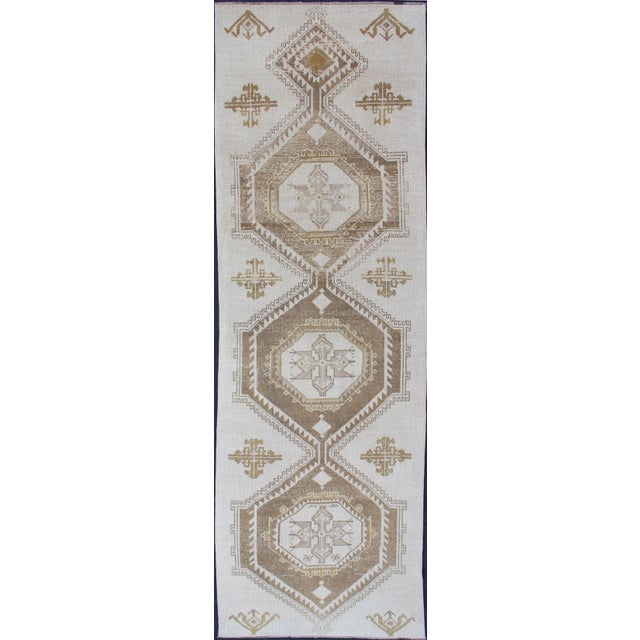 Brown Subdued Vintage Hand Knotted Turkish Oushak Runner With Medallions in Cream and Brown For Sale - Image 8 of 8