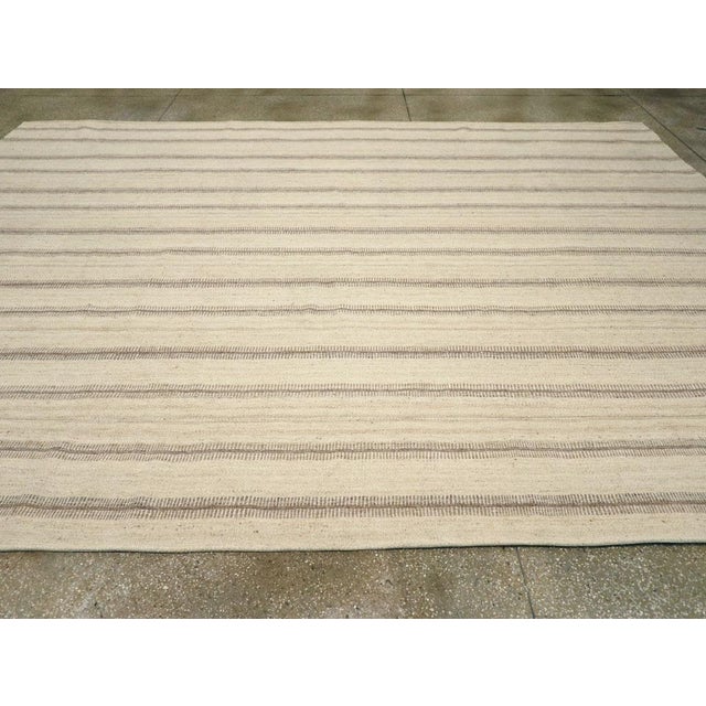 Galerie Shabab Collection Mid-20th Century Turkish Flatweave Kilim Room Size Rug For Sale - Image 4 of 8