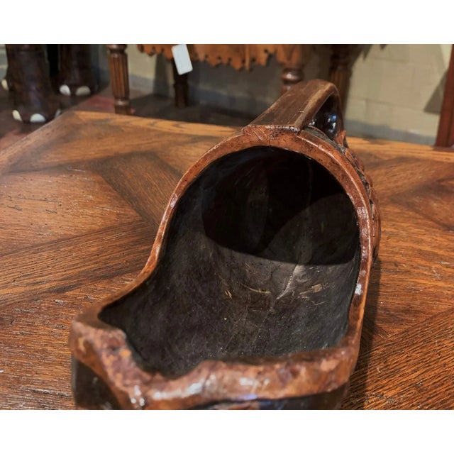 Early 20th Century French Black Forest Carved Walnut Wine Bottle Holder Clog For Sale In Dallas - Image 6 of 10