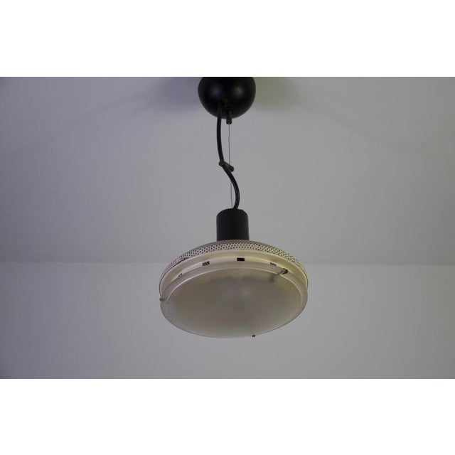1970s Italian White Pendant Lamp, 1970s For Sale - Image 5 of 10
