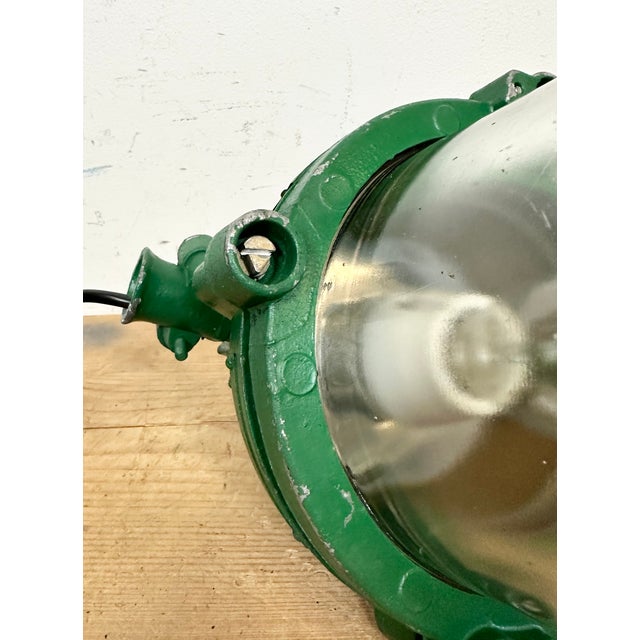 Industrial Green Explosion Proof Lamp in Cast Aluminium from Elektrosvit, 1970s For Sale - Image 12 of 18