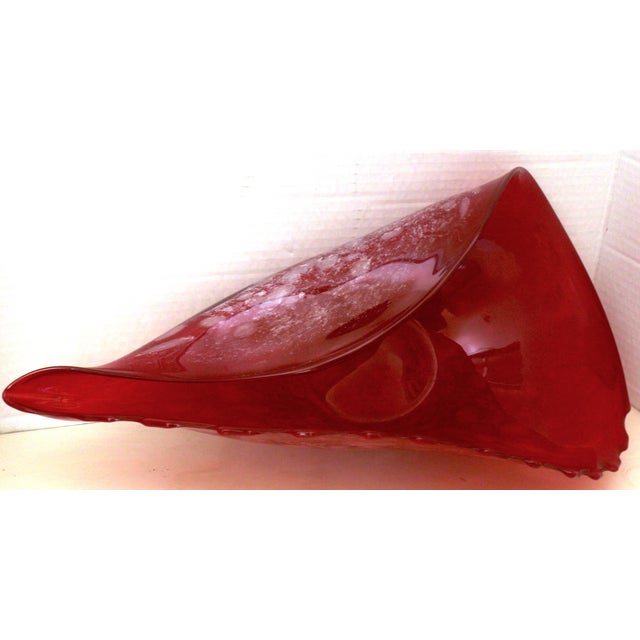 Large Festive Hand-Blown Crimson Red and White Speckled Art Glass Conch Shell Centerpiece For Sale - Image 14 of 15