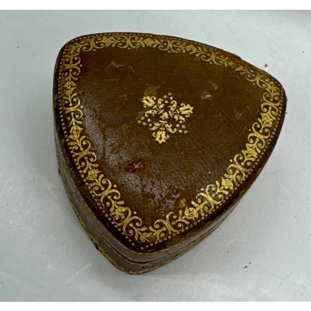 Animal Skin 1920's Vintage Heart Shaped Italian Leather Box For Sale - Image 7 of 10