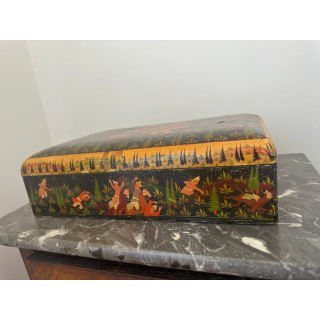 1920s Kashmir Hand Painted Paper Mache Box For Sale In Los Angeles - Image 6 of 10