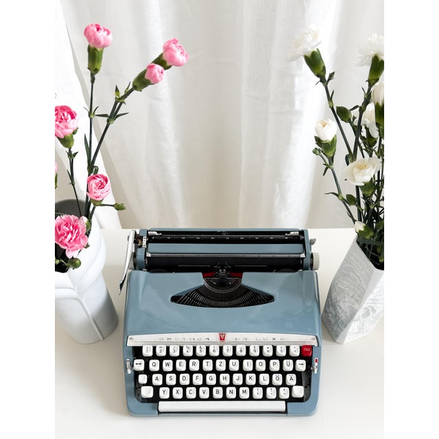 Vintage Typewriter in Light Blue from Brother De Luxe, 1960s For Sale - Image 6 of 18