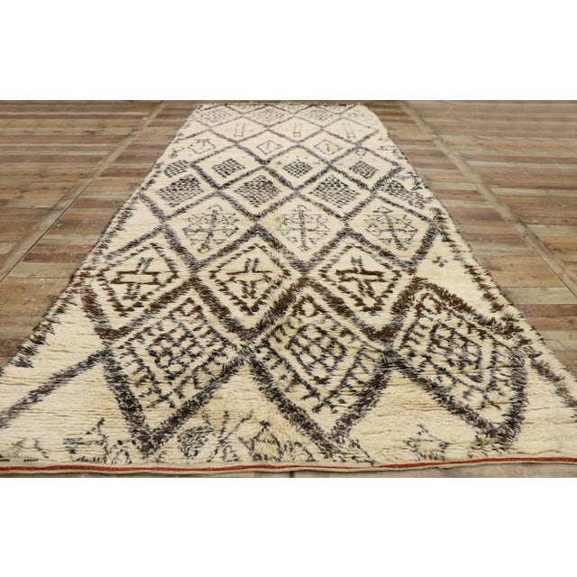 Vintage Berber Beni Ourain Moroccan Rug - 05'11 X 13'06 For Sale In Dallas - Image 6 of 8