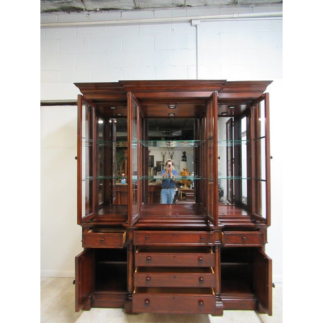 Thomasville Fredericksburg Neoclassical China Hutch Breakfront