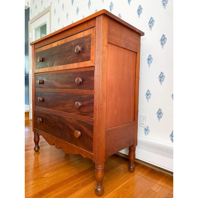 Antique Early 1800s New England Neoclassical Cherry and Mahogany Chest of Drawers For Sale - Image 4 of 15
