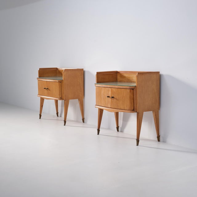 Italian Oak Bedside Tables with Glass Tops, 1950s, Set of 2 For Sale - Image 4 of 9