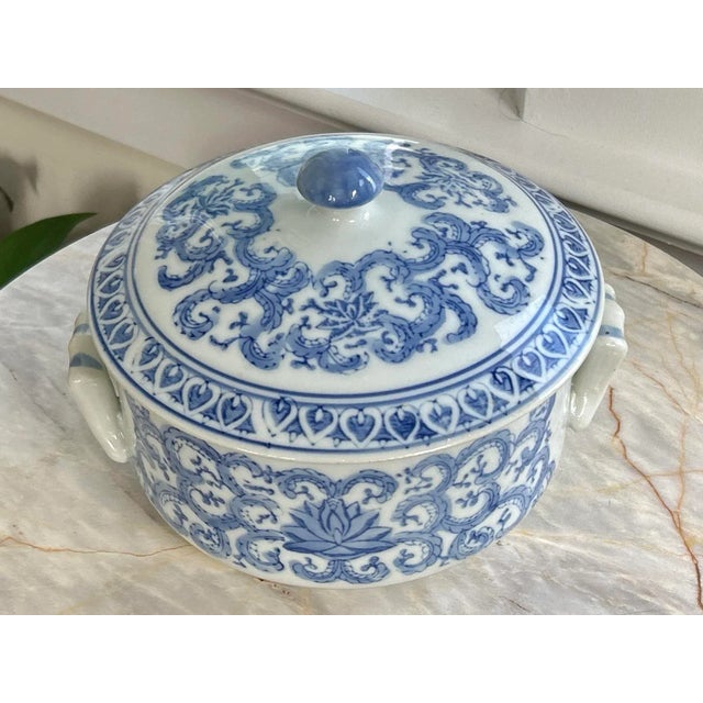 This exquisite vintage Chinoiserie round bowl with lid and handles is an essential addition to your Asian-inspired decor....
