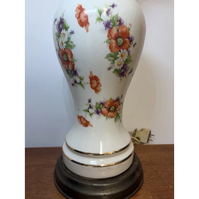Ceramic Vintage Mid Century Floral Porcelain Table Lamp Brass Base 1950s 1960s MCM For Sale - Image 7 of 18