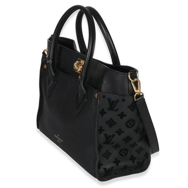 This bag says it all. The Onthego bag from Louis Vuitton is designed for busy lifestyles. Topped with two Toron handles...