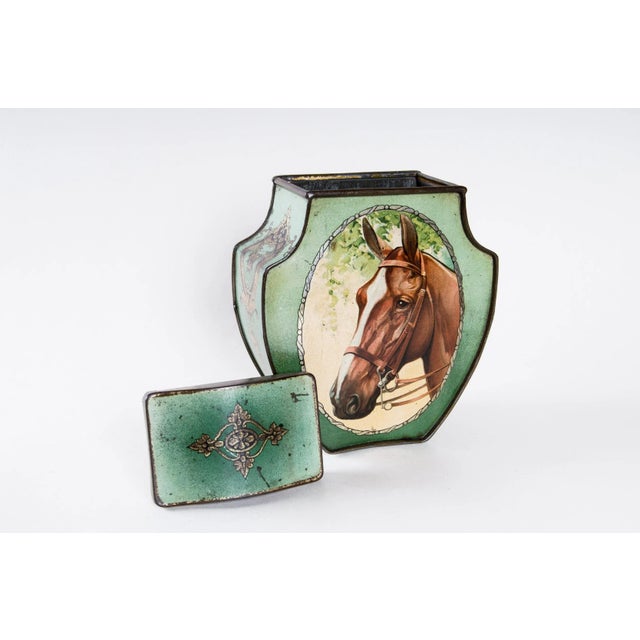 Early 20th Century Early 20th Century Co-Operative Wholesale Crumpsall Biscuit Tin For Sale - Image 5 of 9