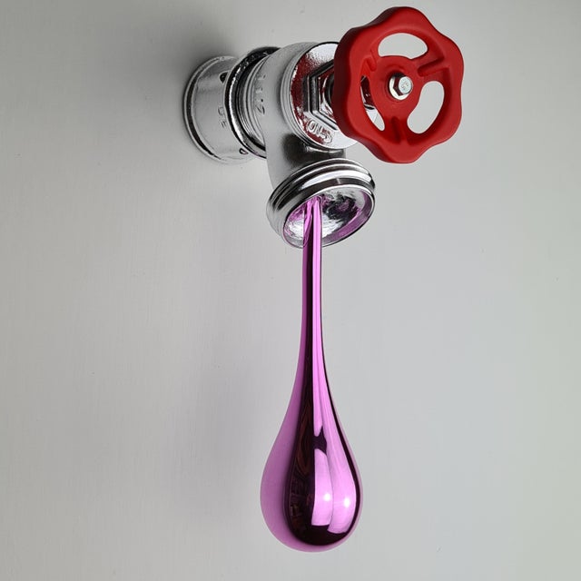 Contemporary Santicri, Running Out, 2022, Resin For Sale - Image 3 of 5