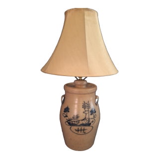 1980s Ethan Allen Crock Table Lamp With Deer Motif and Shade For Sale