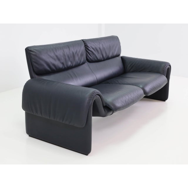 Two-Seater Sofas in Midnight Blue Leather from de Sede, Switzerland, 1983 For Sale - Image 8 of 11