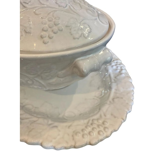 Late 20th Century Vintage Grazia Deruto White Soup Tureen With Platter and Spoon For Sale - Image 5 of 13