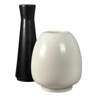 Vintage Ceramic Vases in Black and White by Jan Bontjes Van Beek for Dr. Ing. Alfred Ungewiss, Germany, 1960s, Set of 2 For Sale