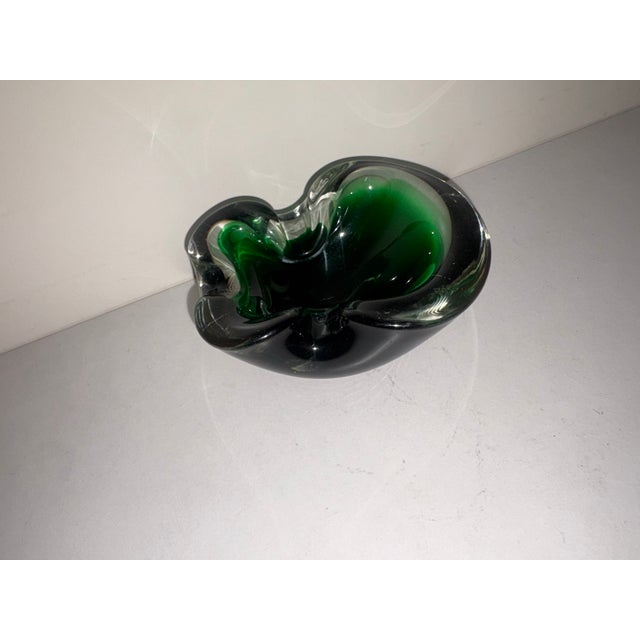Vintage ashtray or empty pocket in green Murano glass with sommerso technique, dating back to the 1950s or 1960s,...