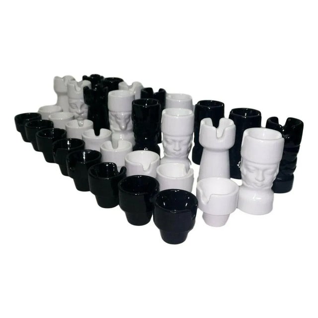 very rare set of 32 art ceramic checkers, production ''the woodpecker'' 70's on design by enzo bioli King, queen, horse...