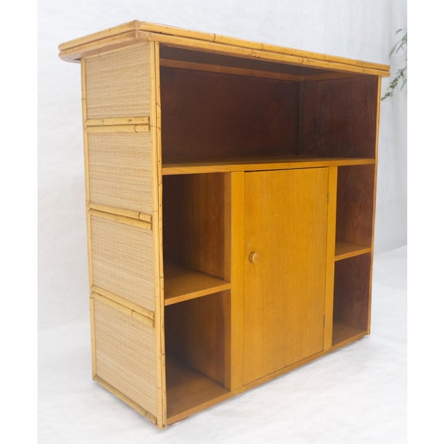 Late 20th Century Vintage Mid Century Modern Bamboo Rattan Bar & Pair of Matching Bar Stools MINT For Sale - Image 5 of 15