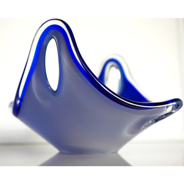 Mid-Century Modern Glass Art Coquille Bowl by Paul Kedelv for Flygsfors For Sale - Image 5 of 10