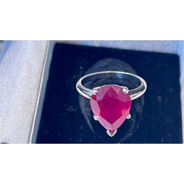 Gemstone Pear Shape 4.5 Carat Treated Ruby 14 Karat White Gold Ring For Sale - Image 7 of 18