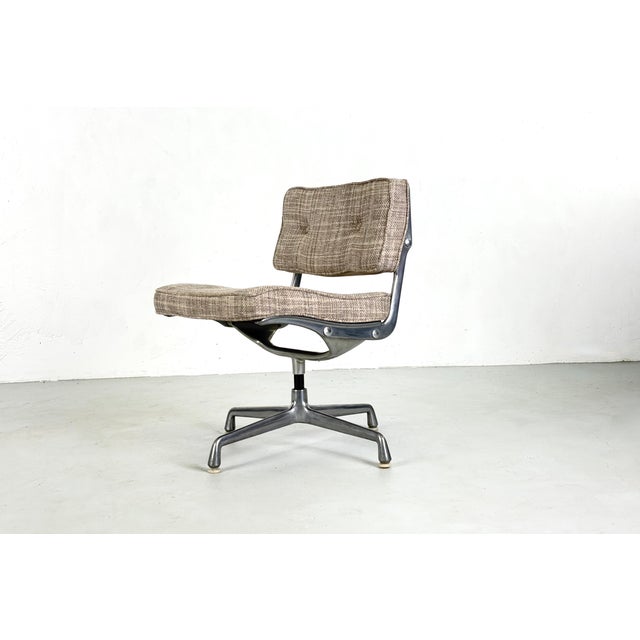 ES101 Office Desk Chair by Charles and Ray Eames for Herman Miller, 1960s For Sale - Image 14 of 14