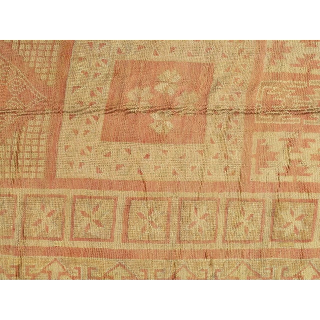 Oushak rugs, also known as Ushak rugs, are woven in Western Turkey and have distinct designs, such as angular large-scale...