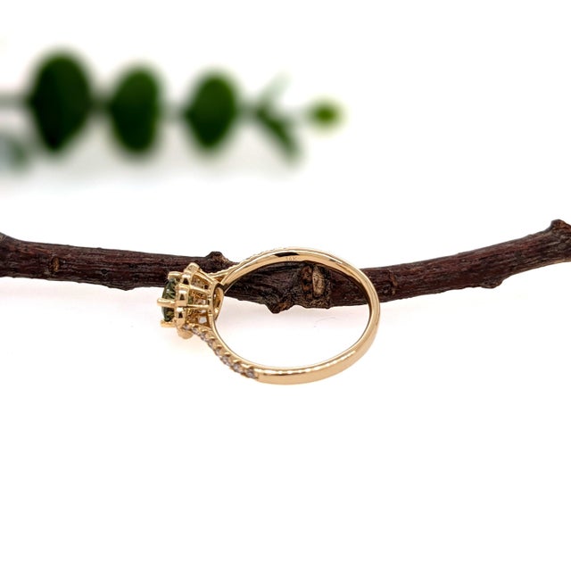 Demantoid Ring W Earth Mined Diamonds in Solid 14k Yellow Gold | Round 5mm, Size 6.75 For Sale In Columbus - Image 6 of 6