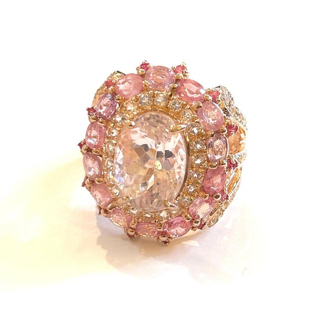 Bochic “Orient” Pink Sapphire & Pink Kunzite Cluster Ring Set 18K Gold & Silver, Size 4.5 For Sale In New York - Image 6 of 10