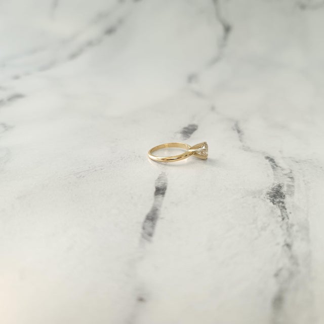 2020s One Carat Brilliant Solitaire Diamond Engagement Ring 1.21cttw, Size 9 For Sale - Image 5 of 5