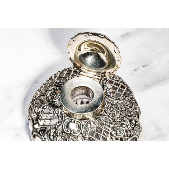 1900 - 1909 Elegant Large Edwardian English Sterling Silver Crystal Paperweight Desk Inkwell For Sale - Image 5 of 13