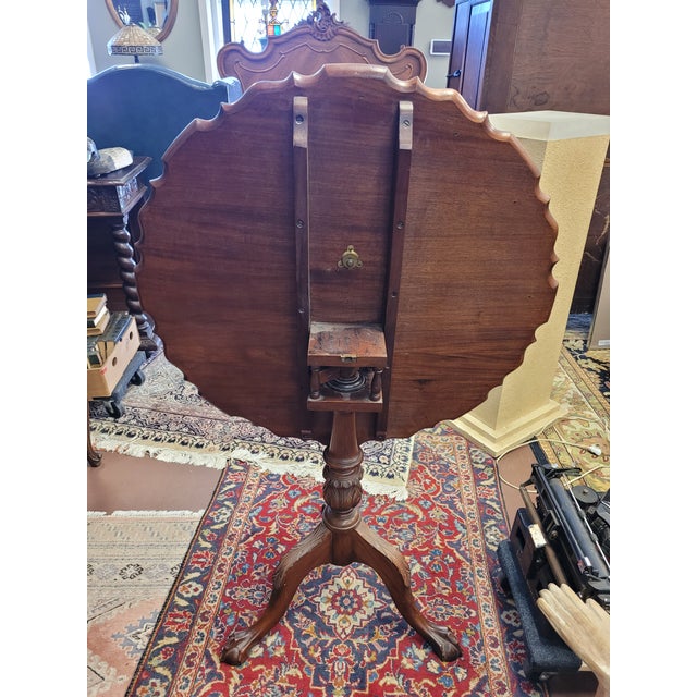 American 1950s Vintage Chippendale Tilt Top Piecrust Edge Tea Table For Sale - Image 3 of 9